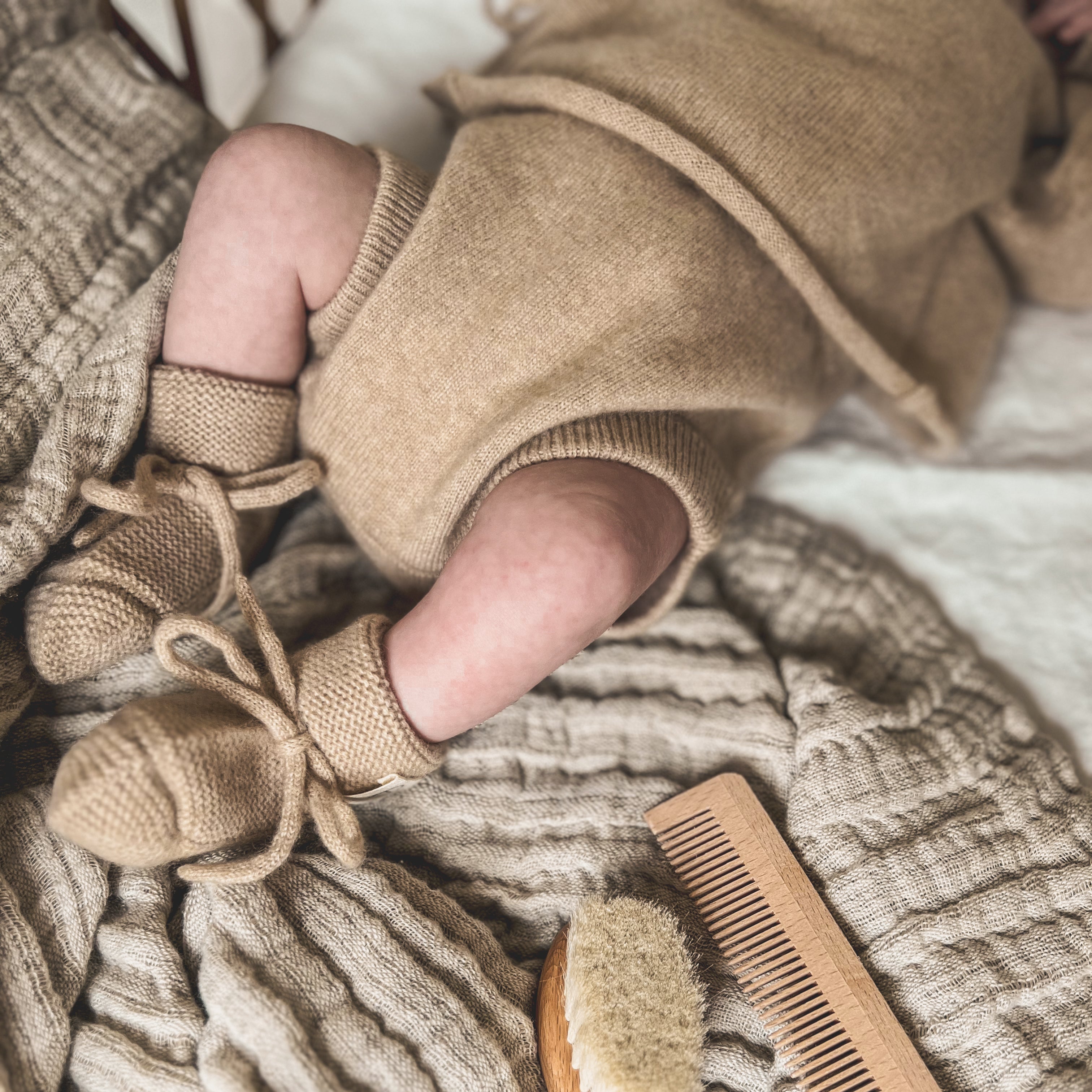 The Heritage cashmere bootie Caramel