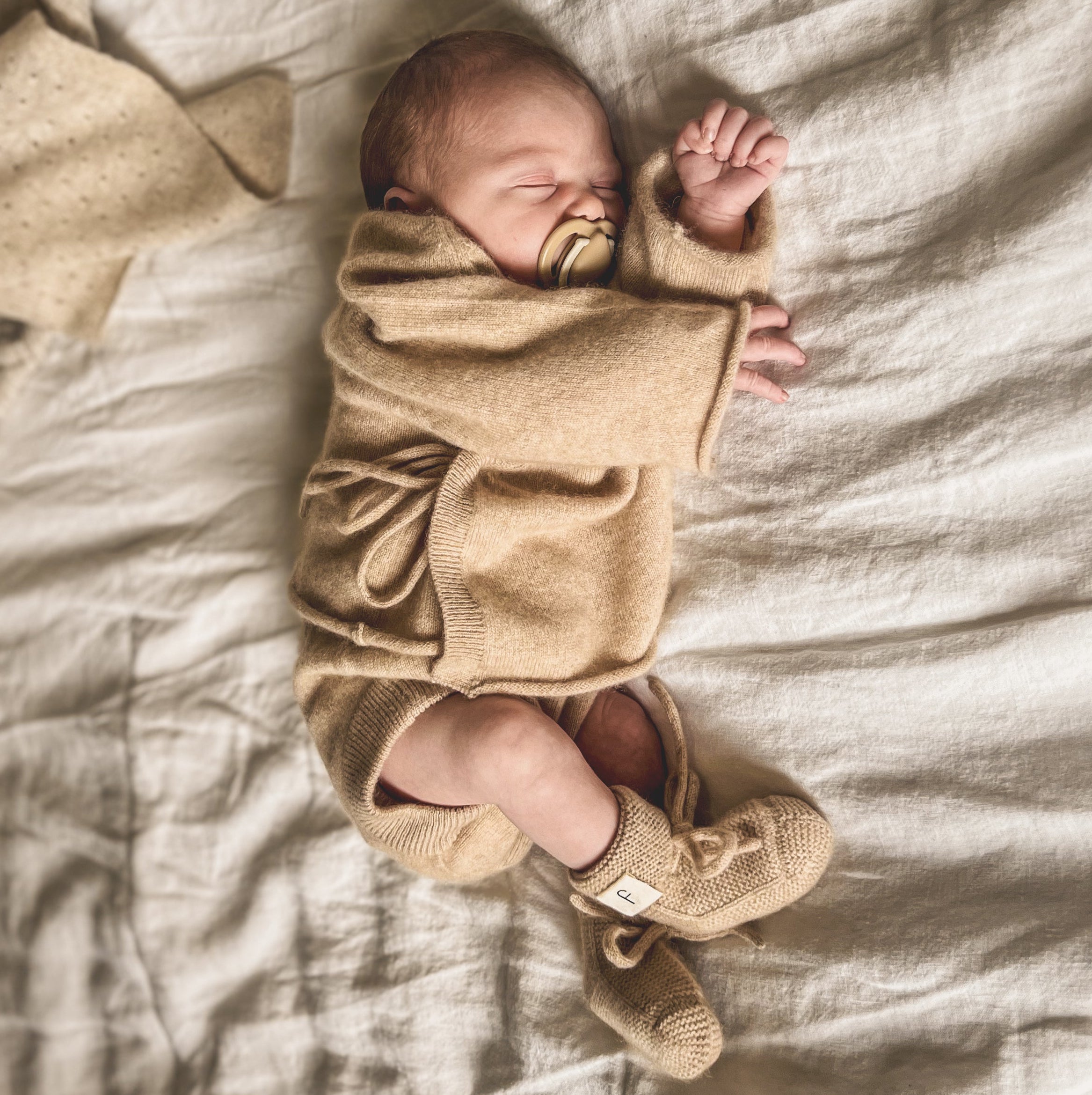 The Heritage cashmere bootie Caramel